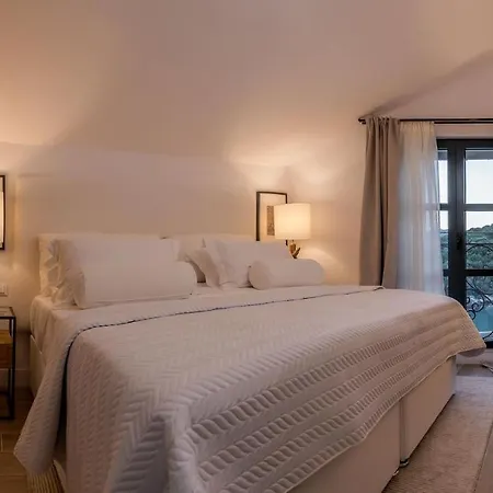 Villa Beachfront Feodora Grande With Pool *