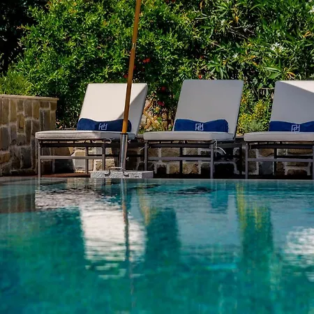 Beachfront Feodora Grande With Pool * Zrnovo
