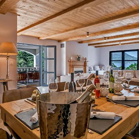 Beachfront Feodora Grande With Pool Villa